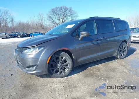 2018 Chrysler Pacifica Touring L Plus z USA, uszkodzony, nr VIN 2C4RC1EG5JR305642
